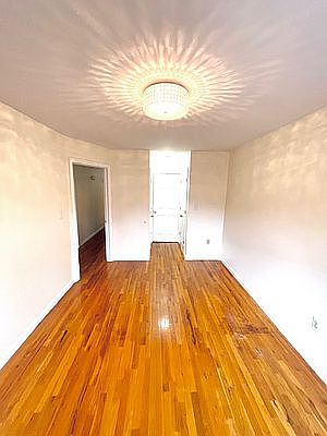 3rd image of 224 Quincy St APT 3