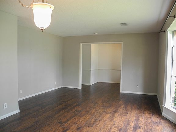 3rd image of 1918 Effie Cir