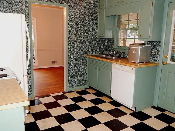 4th image of 4489 Leonora Dr