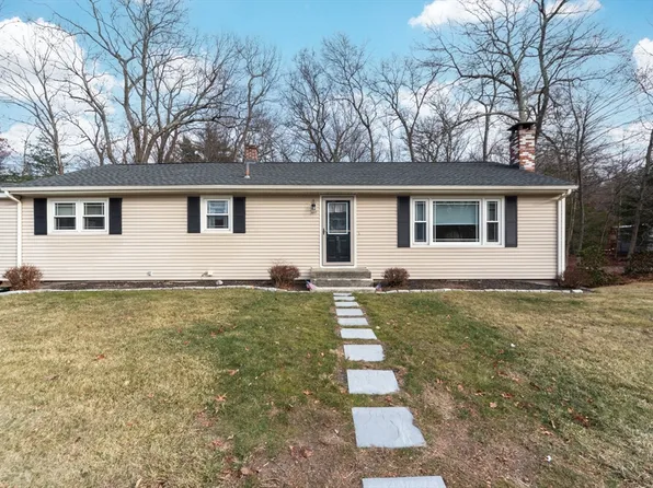 2 Woodruff Rd, Clinton, MA 01510