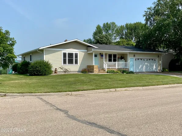 500 E 3rd Ave S, Cavalier, ND 58220