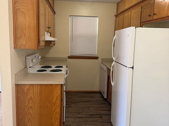 4th image of 4204 N Harrison St #A-8
