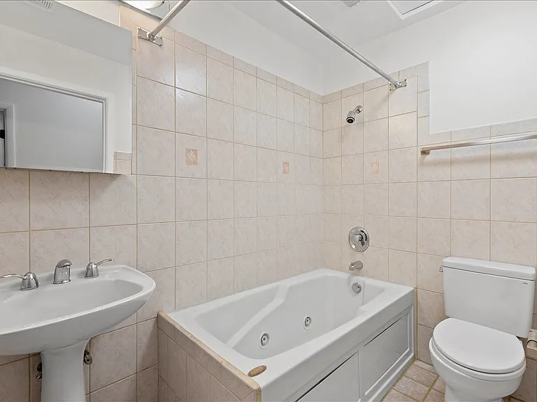 1147 W Taylor St #1 — Photo 12