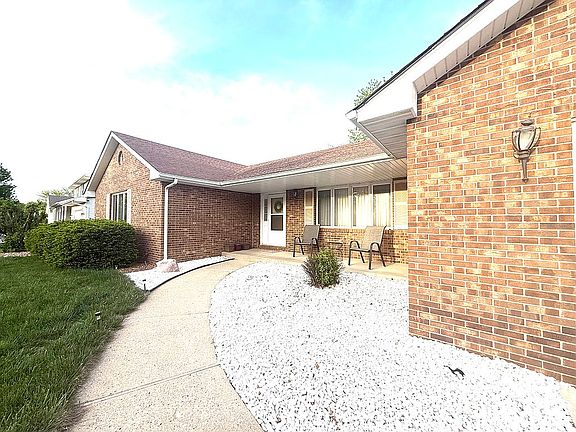 2nd image of 1808 Hunter Ridge Dr