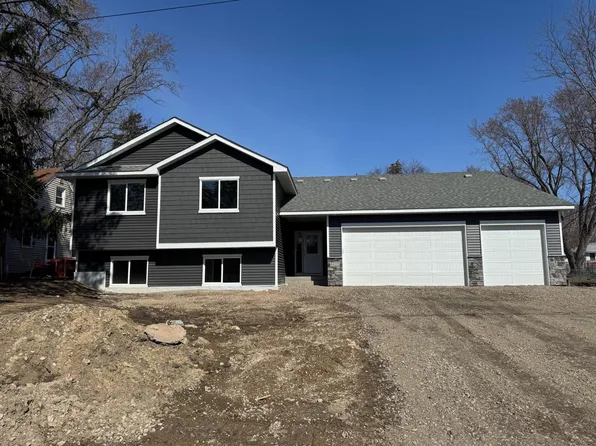 6122 34th Avenue Ave N, Crystal, MN 55422