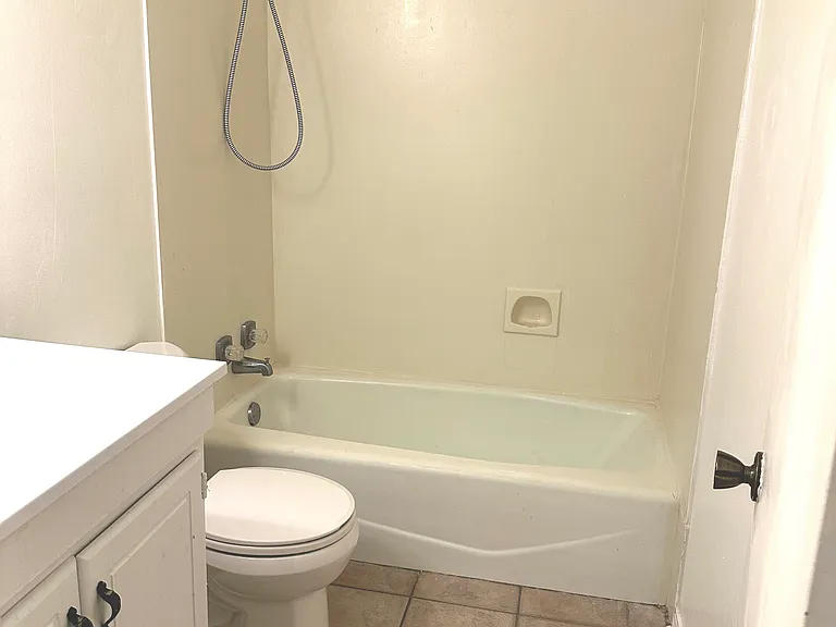 1975 Brightside Dr — Photo 6