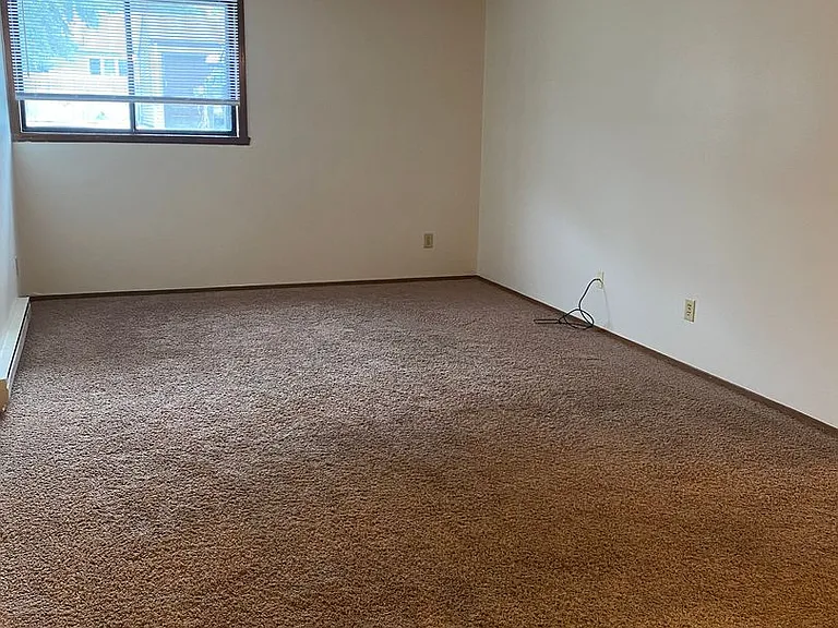 2626 Pacific Dr S — Photo 16