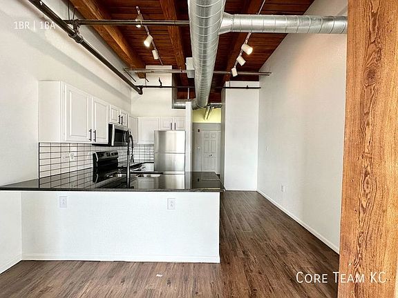 3rd image of 202 W 5th St #305