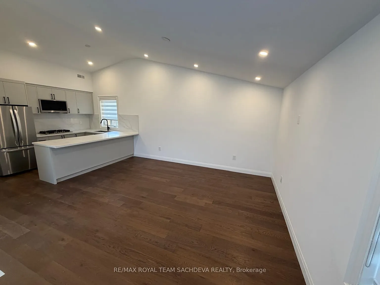 1 bed, $2,300 — Photo 4