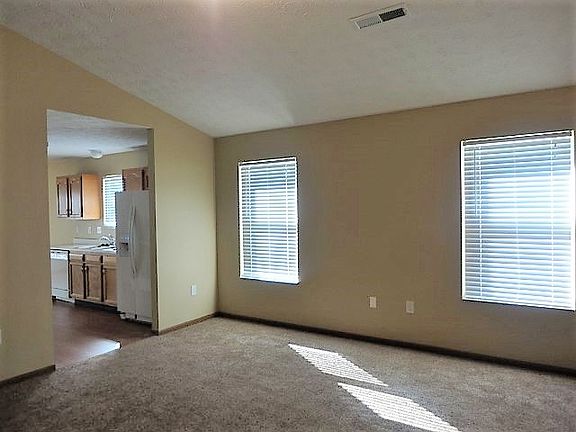 5th image of 918 Charles St
