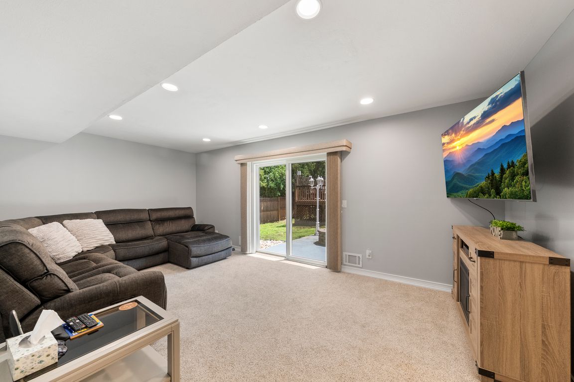 next background image