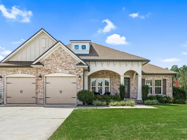 389 Meadow Lake Dr, Freeport, FL 32439
