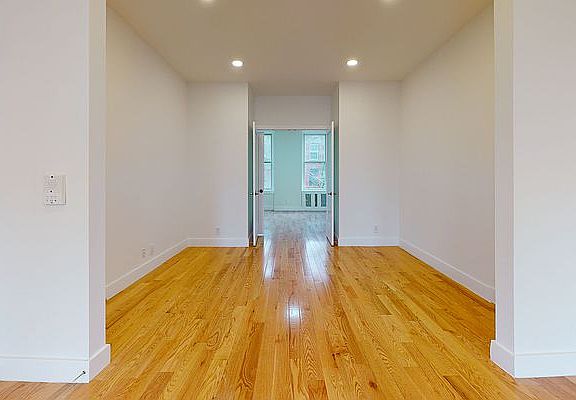4th image of 586 Henry St APT 3