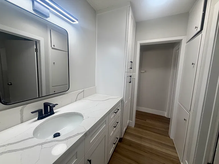 454 W 9th St #1 — Photo 11