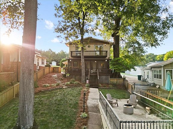 2nd image of 162 Vineyard Rd