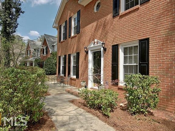 2nd image of 105 Chestnut Fld