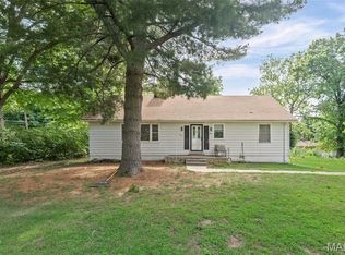 500 Edgewood Dr, Belleville, IL 62223