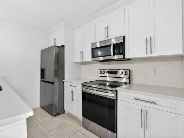 590 Green Springs Pl, West Palm Beach, FL 33409