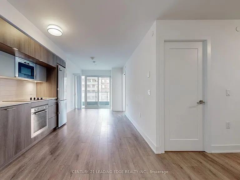 585 Bloor St E #821 — Photo 4