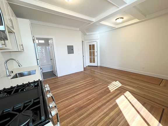 2nd image of 961 Pine St APT 11