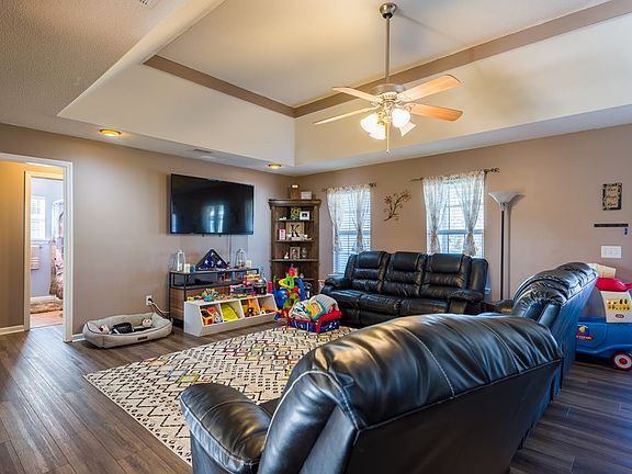 3rd image of 4269 Conway Cir