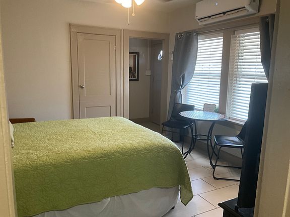 2nd image of 2801 Pershing Dr APT 5