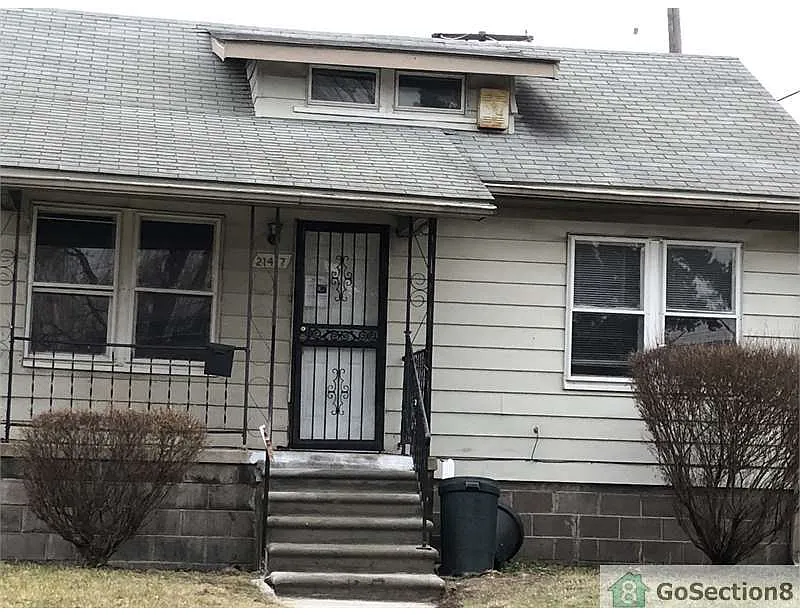 21417 Majestic Ave photo 1