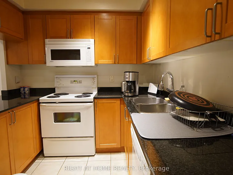 18 William Carson Cres #716 — Photo 13