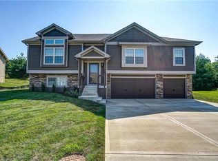 7827 N College Ave, Kansas City, MO 64119
