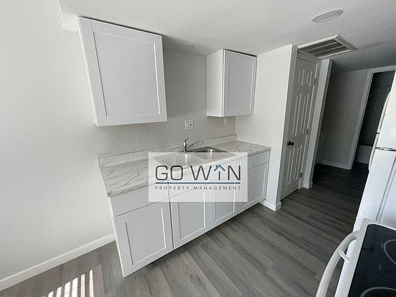 5th image of 40 E Ingram St #46