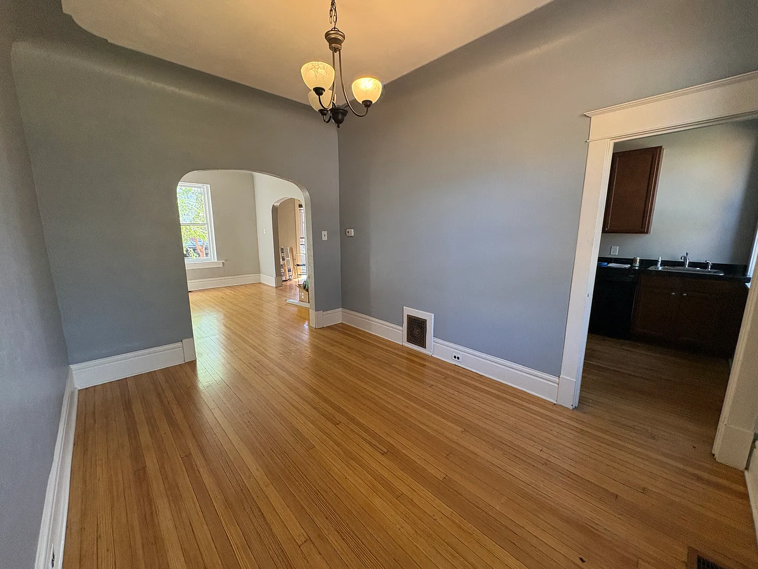 3 bed, 1600 sqft, $2,550 — Photo 4