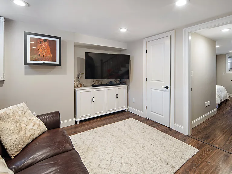 28 Emerson St — Photo 21