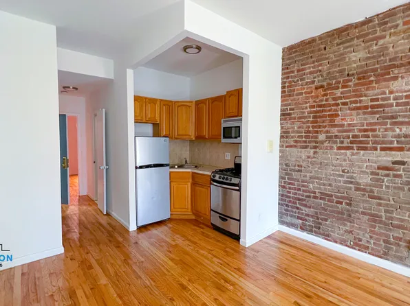 829 Ninth Avenue image 2 of 5