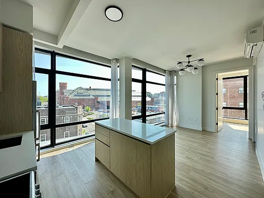 Rented by eRealty Advisors USA Inc | media 4