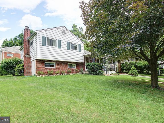 3rd image of 3504 Astoria Ct
