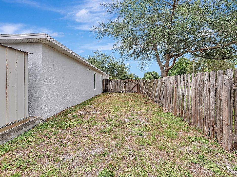 1st image of 1901 SW Aguero Street
