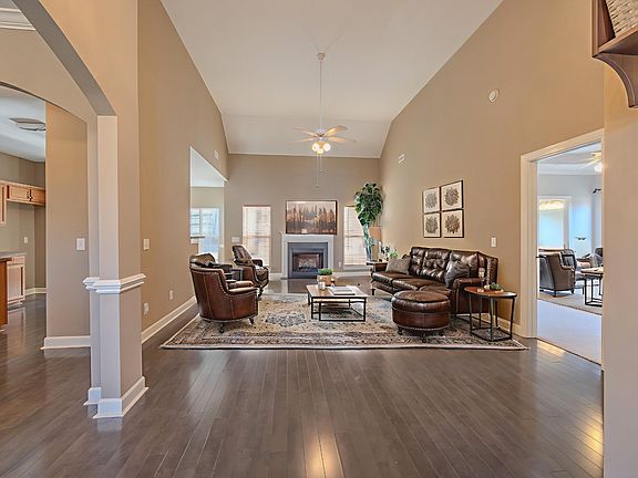 4th image of 3545 Rock Springs Rd