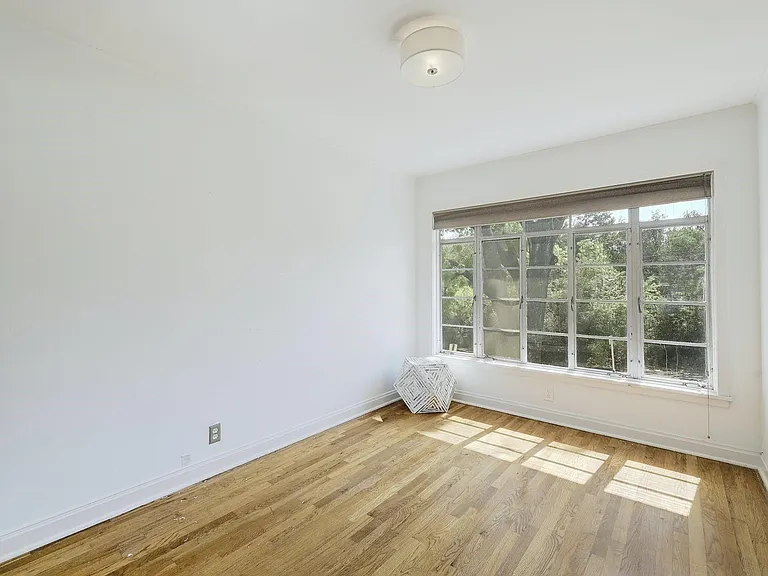 3416 Enfield Rd #B — Photo 21