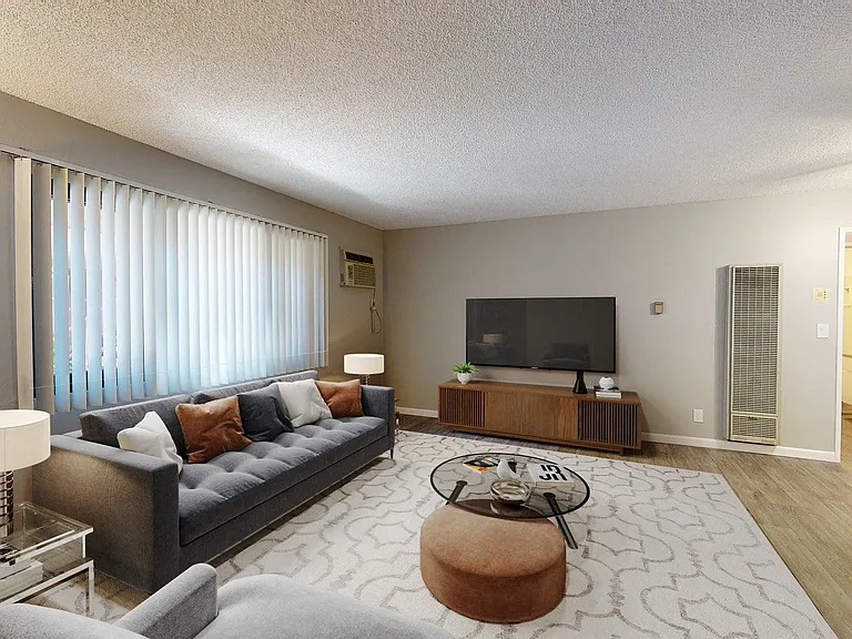 Executive House Apartments — Photo 15