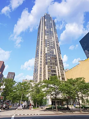 Sold by Sotheby's International Realty | media 10