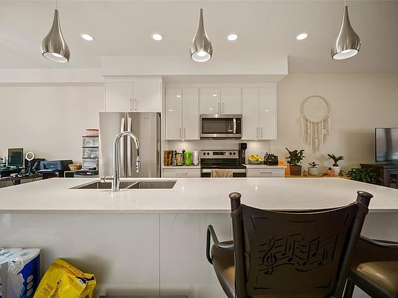 4th image of 1275 Brookside Ave #1-6
