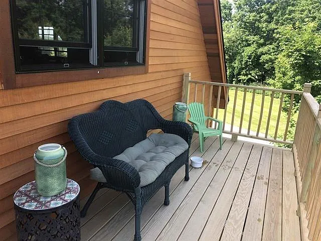 1090 Lakes Region Rd — Photo 11