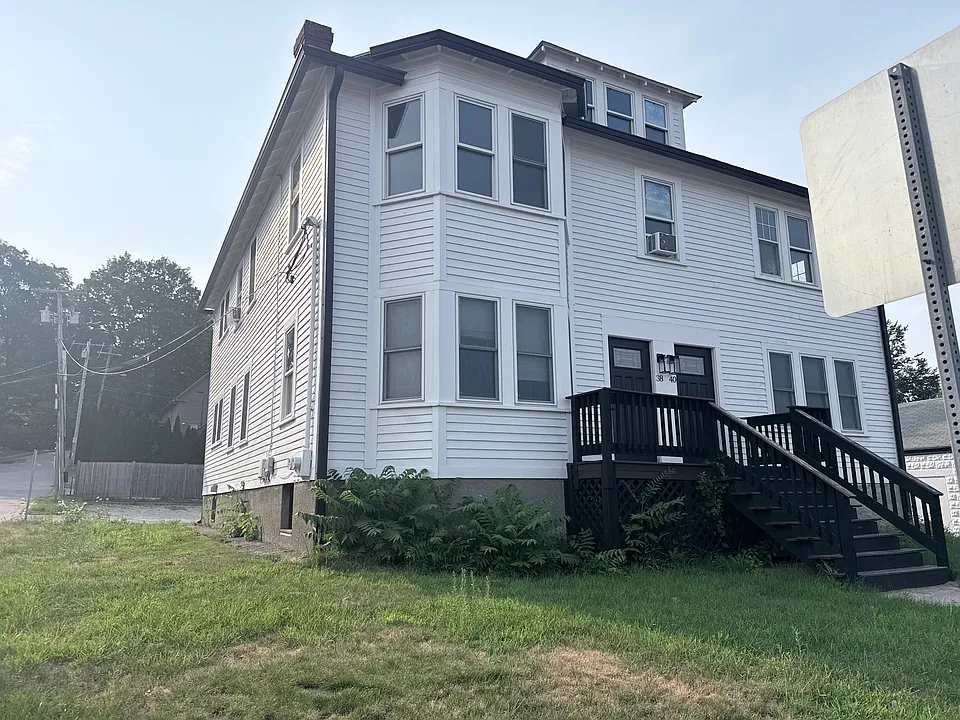 38-40 E Main St #2