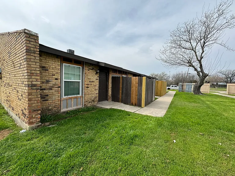 2316 Andover Dr — Photo 22