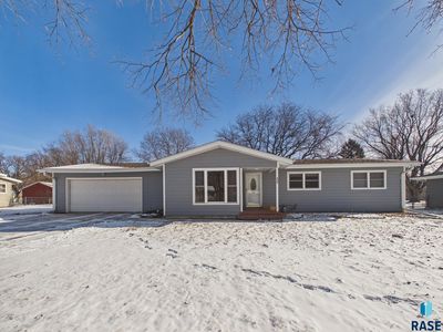 404 S 8th Ave, Brandon, SD, 57005