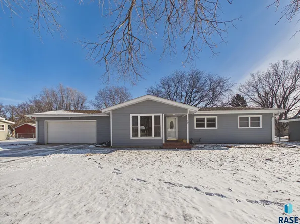 404 S 8th Ave, Brandon, SD 57005