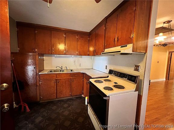5th image of 404 S Martin Luther King Jr St
