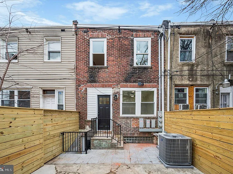 2553 S Dewey St #1 — Photo 17