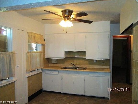 4th image of 4132 E 147th St