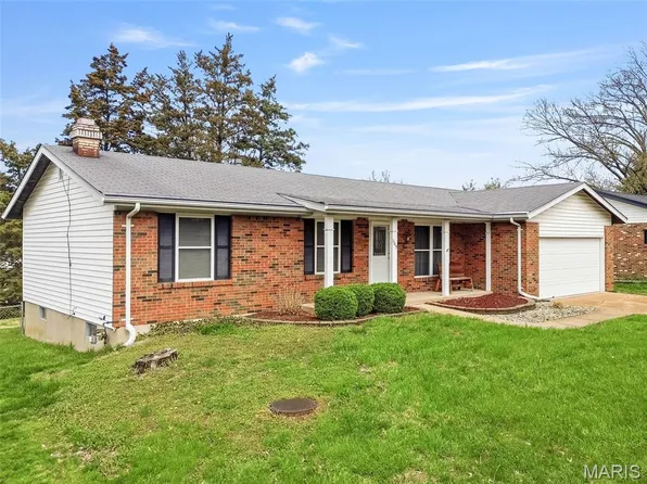 1219 Derbyshire Dr, Ballwin, MO 63021